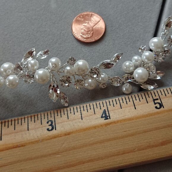 Dareth Colburn Emmy Floral Backpiece - Picture 11 of 12